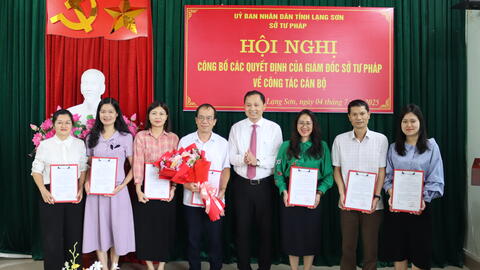 SỞ TƯ PHÁP TỔ CHỨC HỘI NGHỊ CÔNG BỐ CÁC QUYẾT ĐỊNH CỦA GIÁM ĐỐC SỞ TƯ PHÁP VỀ CÔNG TÁC CÁN BỘ