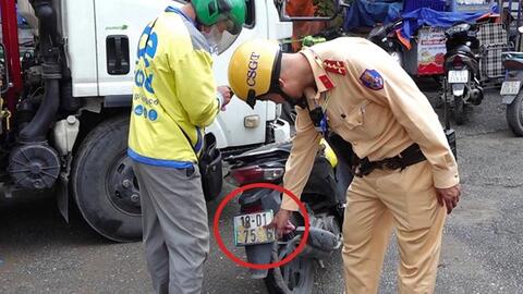 Xử lý hành vi điều khiển xe vi phạm về biển số xe quy định đối với người điều khiển xe ô tô, xe chở người bốn bánh có gắn động cơ, xe chở hàng bốn bánh có gắn động cơ và các loại xe tương tự xe ô tô