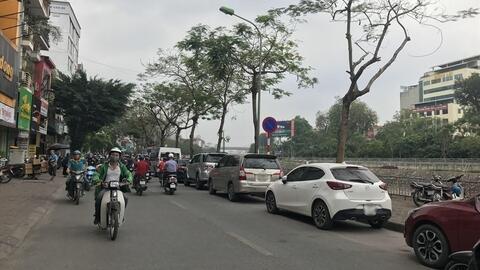 Quy định người điều khiển phương tiện tham gia giao thông đường bộ khi dừng xe, đỗ xe trên đường