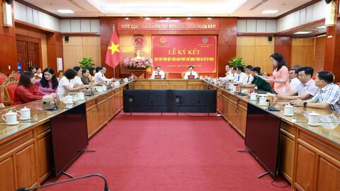 Ký kết Quy chế phối hợp giữa Ban Pháp chế HĐND tỉnh và Sở Tư pháp  trong công tác xây dựng, kiểm tra, rà soát, hệ thống hóa  văn bản quy phạm pháp luật và hoạt động giám sát
